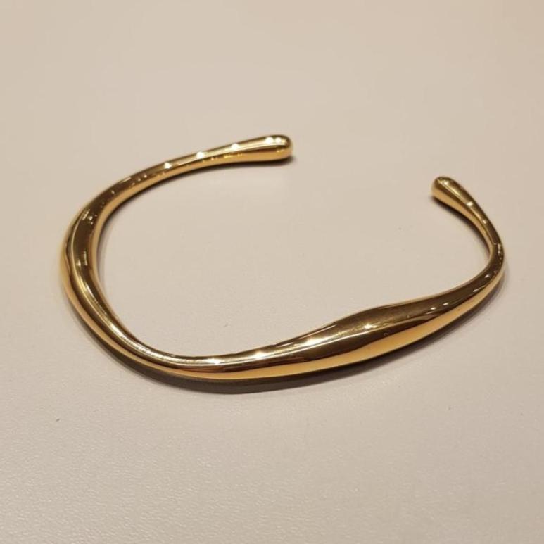 Irregular Plain Gold bangle - MCA Design by Maria